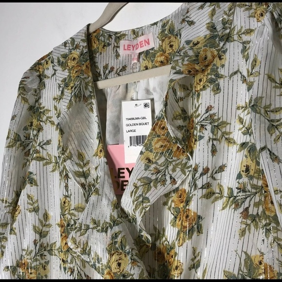 Golden Bouquet Mock Wrap Peplum Long Sleeve - Picture 5 of 7